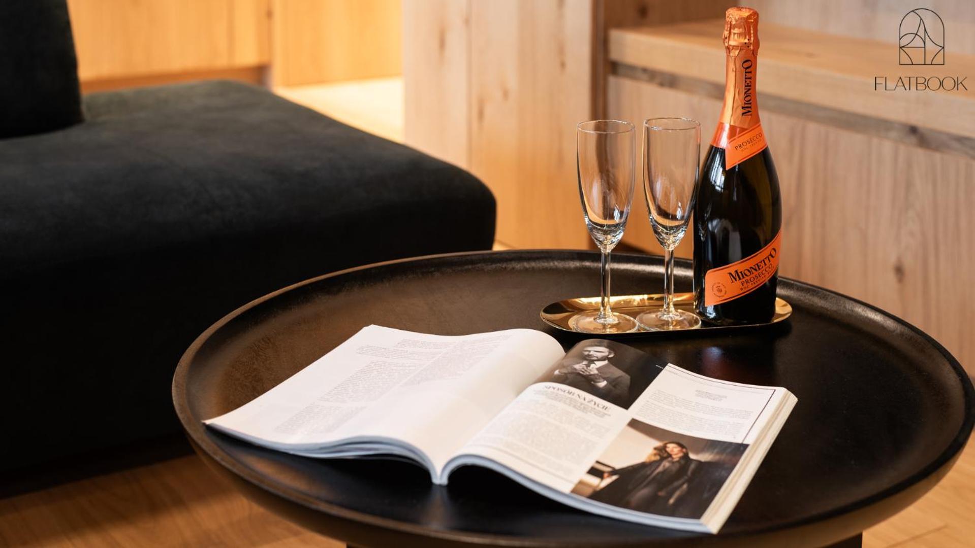 Flatbook Granaria Prestige Riverside & Parking Apartment Gdansk
